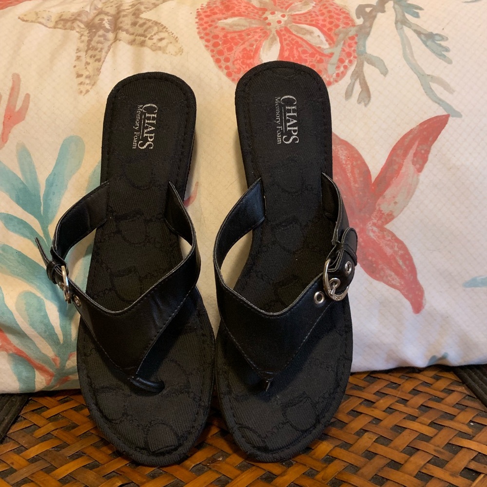 Chaps Black Wedge Sandel w/ Silver Buckle Sz L - Picture 2 of 5